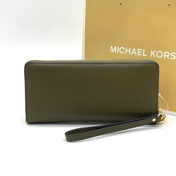 Michael Kors Large Continental Wallet - Picture 2 of 5